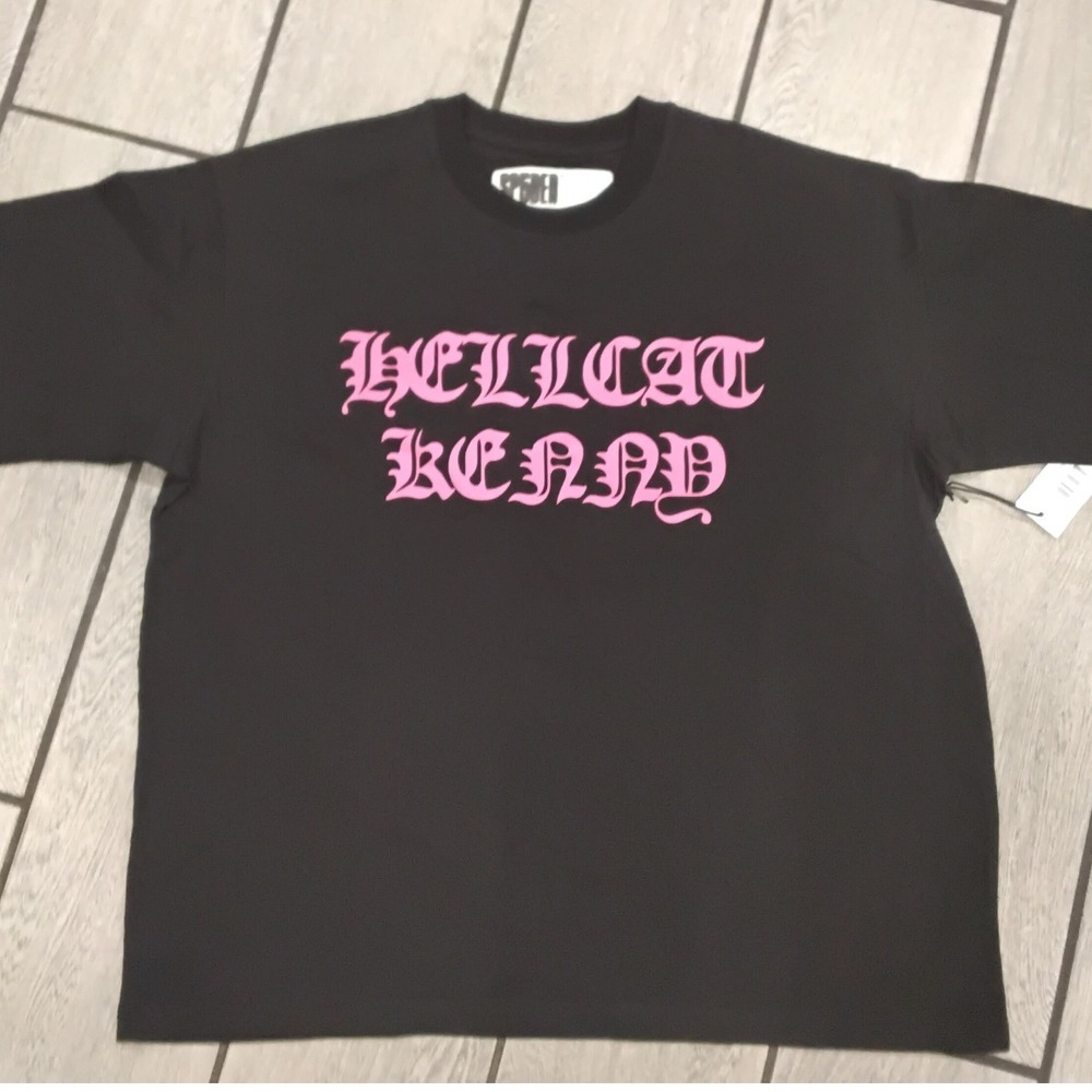 Sp5der Black Hellcat Kenny LW Tee Pink Gothic Graphic T-Shirt Large T15FW24BLK-L